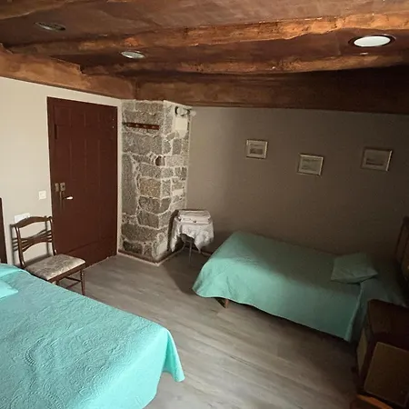 Rectoral De Romean Albergue O Corgo