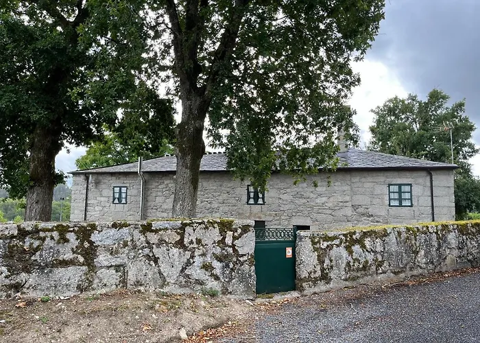 Rectoral De Romean Hostel O Corgo